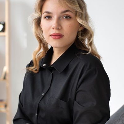 DRA. ADRIANA